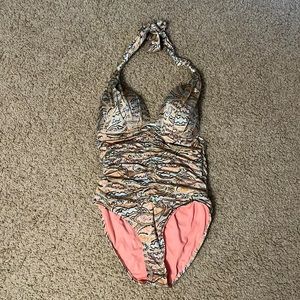Like new women’s Athleta one piece bathing suit